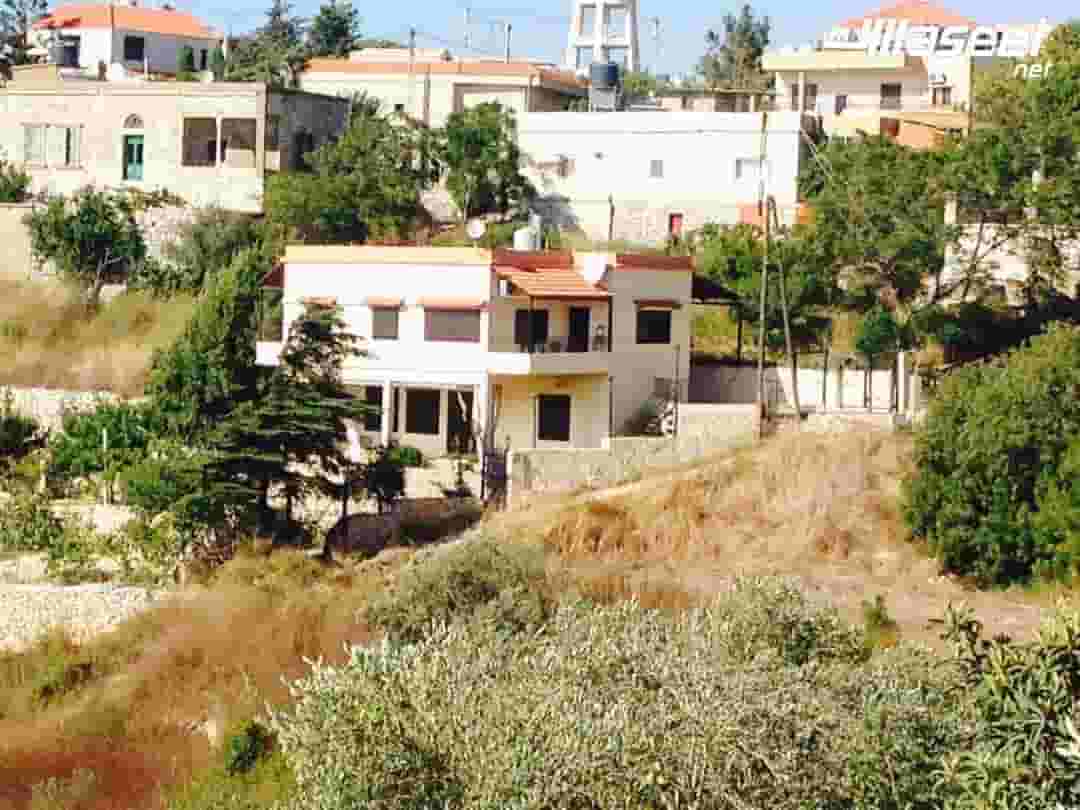 للبيع أرض في البترون 1700م2