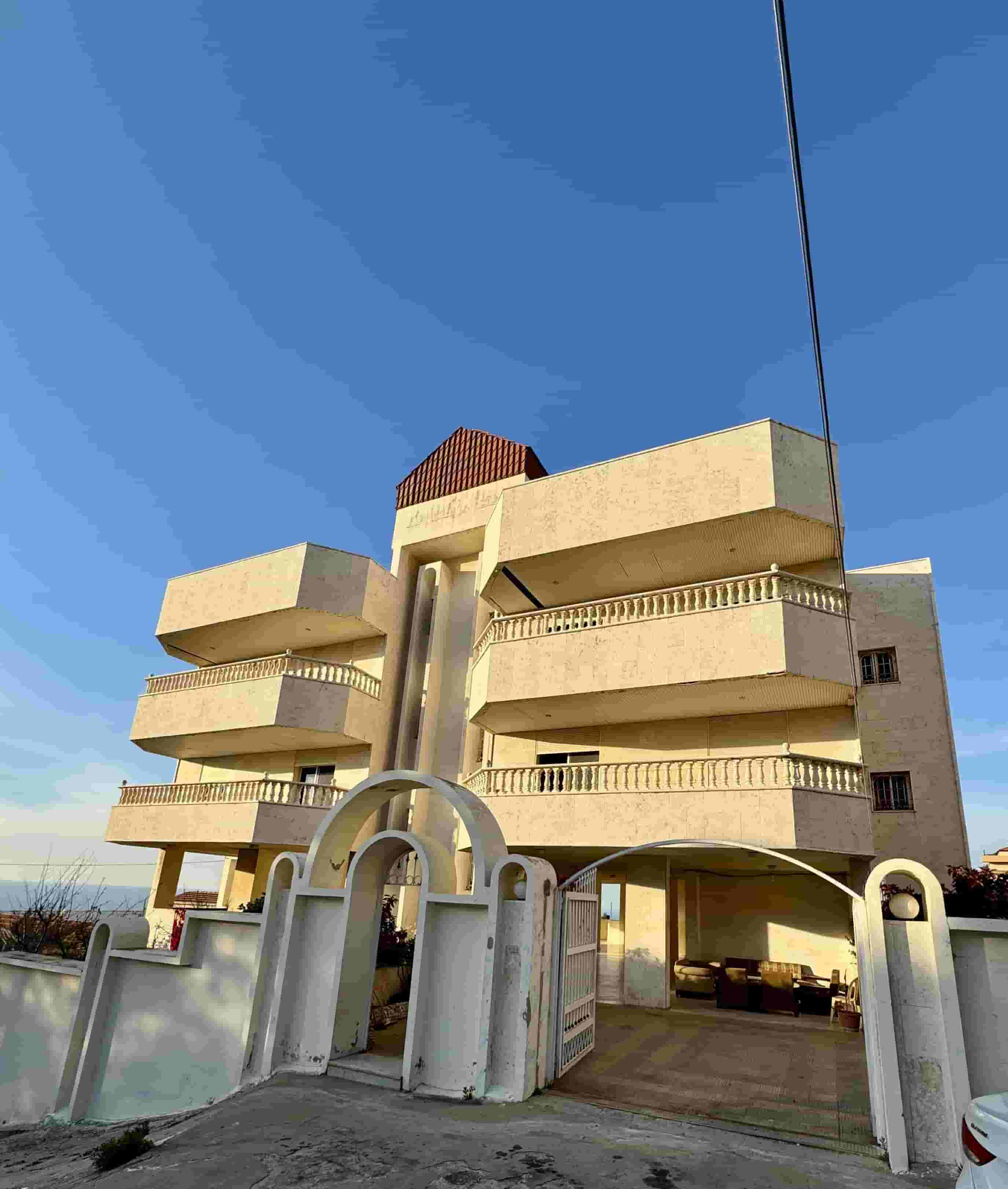 For sale a whole building in Bassir El Shouf  