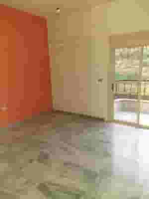 شقة للإيجاربيصور 3 نوم قرب عالية الشارع العام قرب صيدلية بيصور تبعد عشر دقائق عن جامعة البلمند