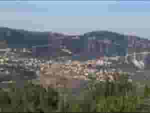 ارض للبيع في دوما مساحة 950متر موقع على تلة