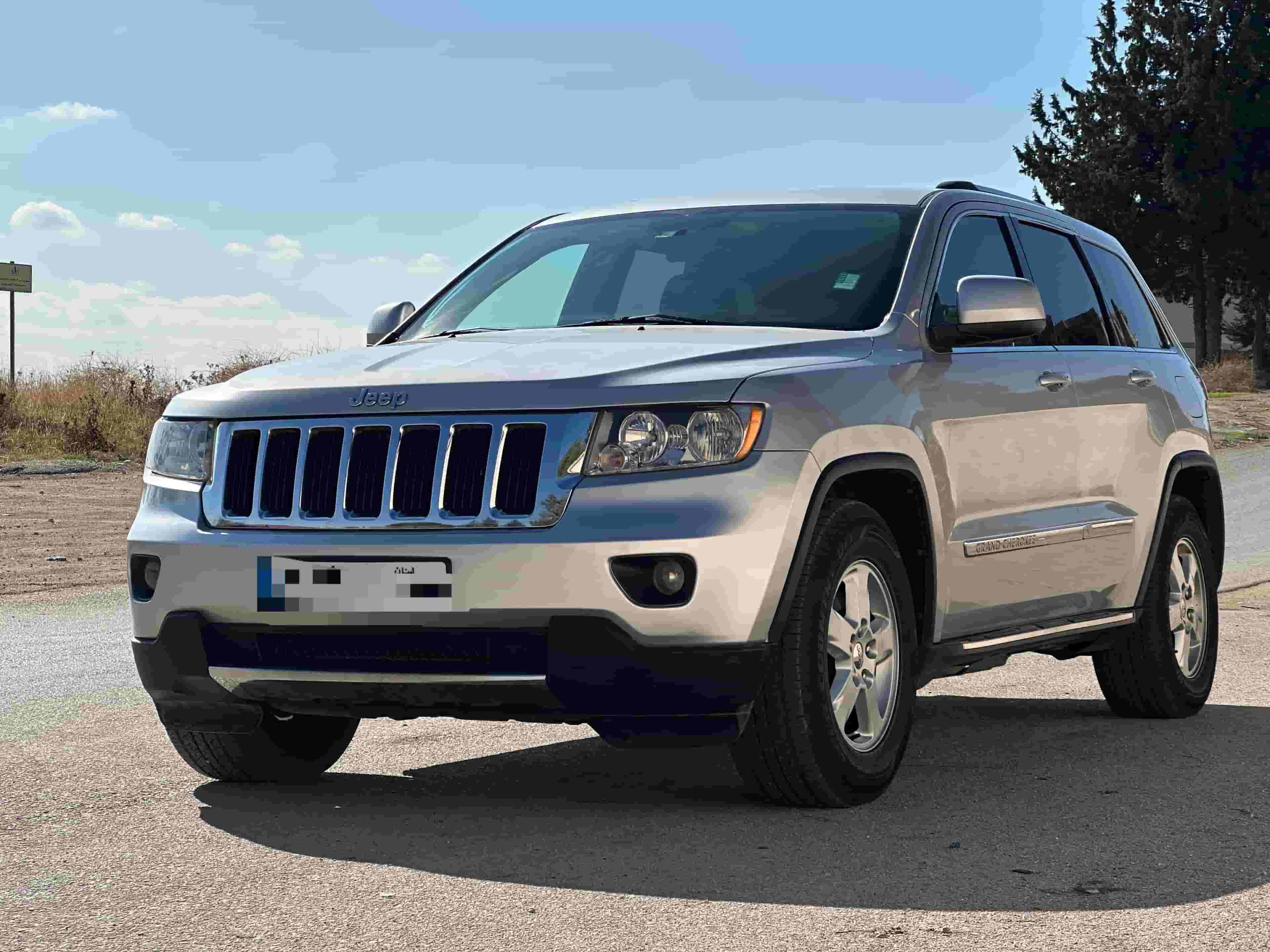 Grand cherokee laredo 2011