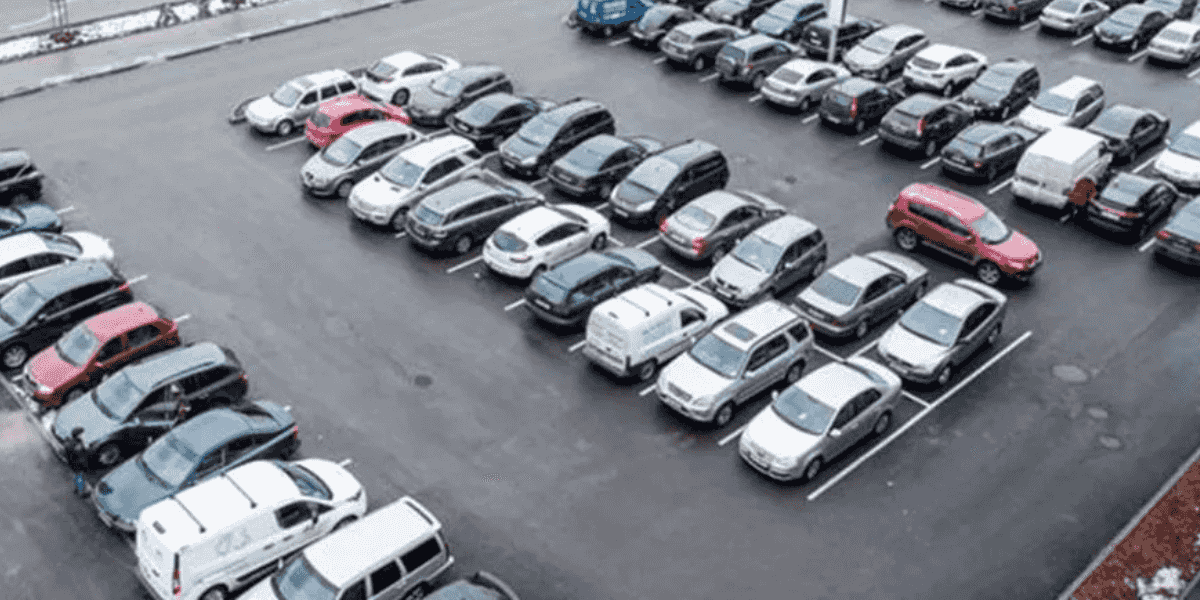 عقار للبيع في منطقة كورنيش المزرعة مساحة 1370 م