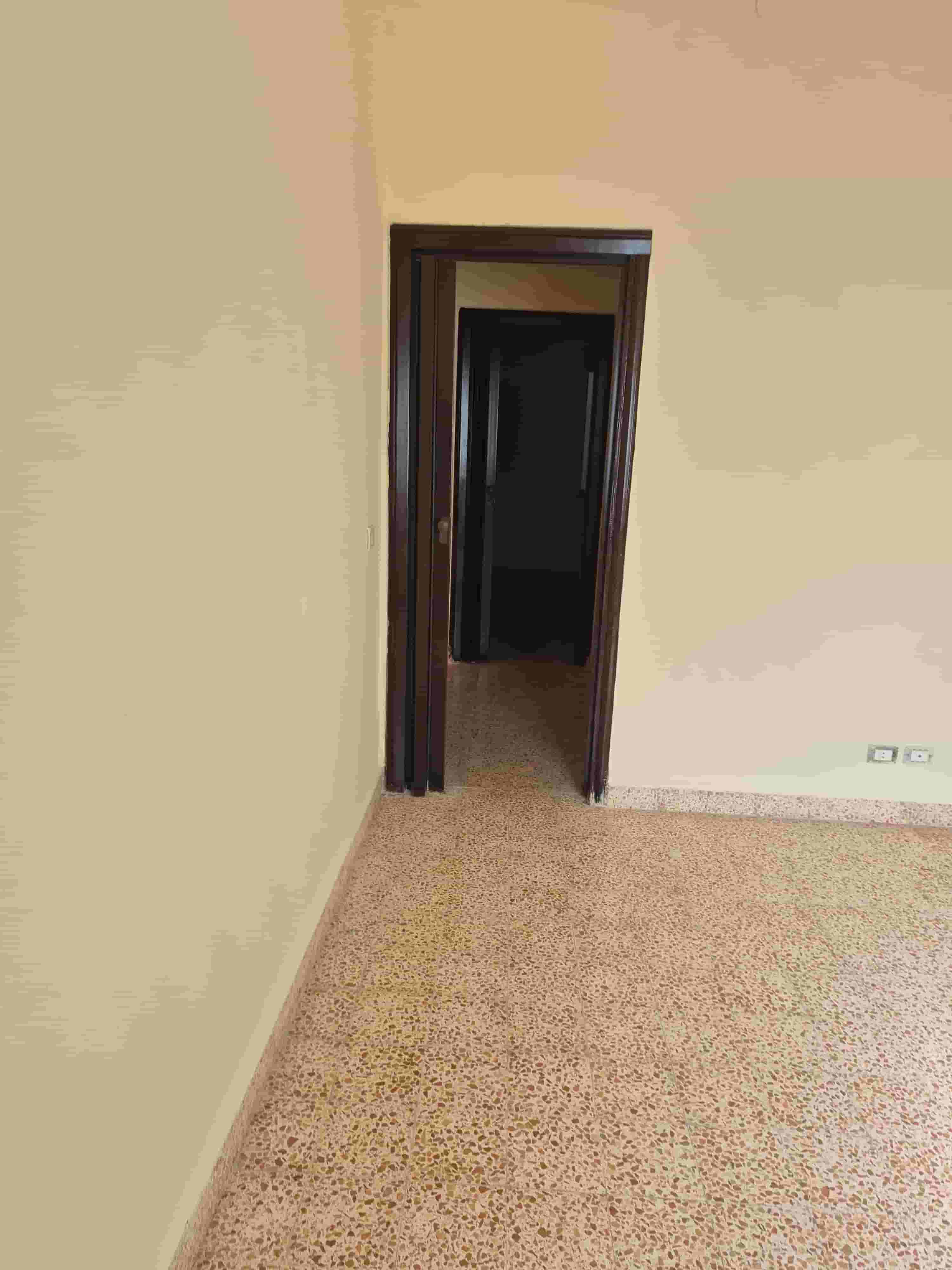 شقة للبيع بيروت المزرعة