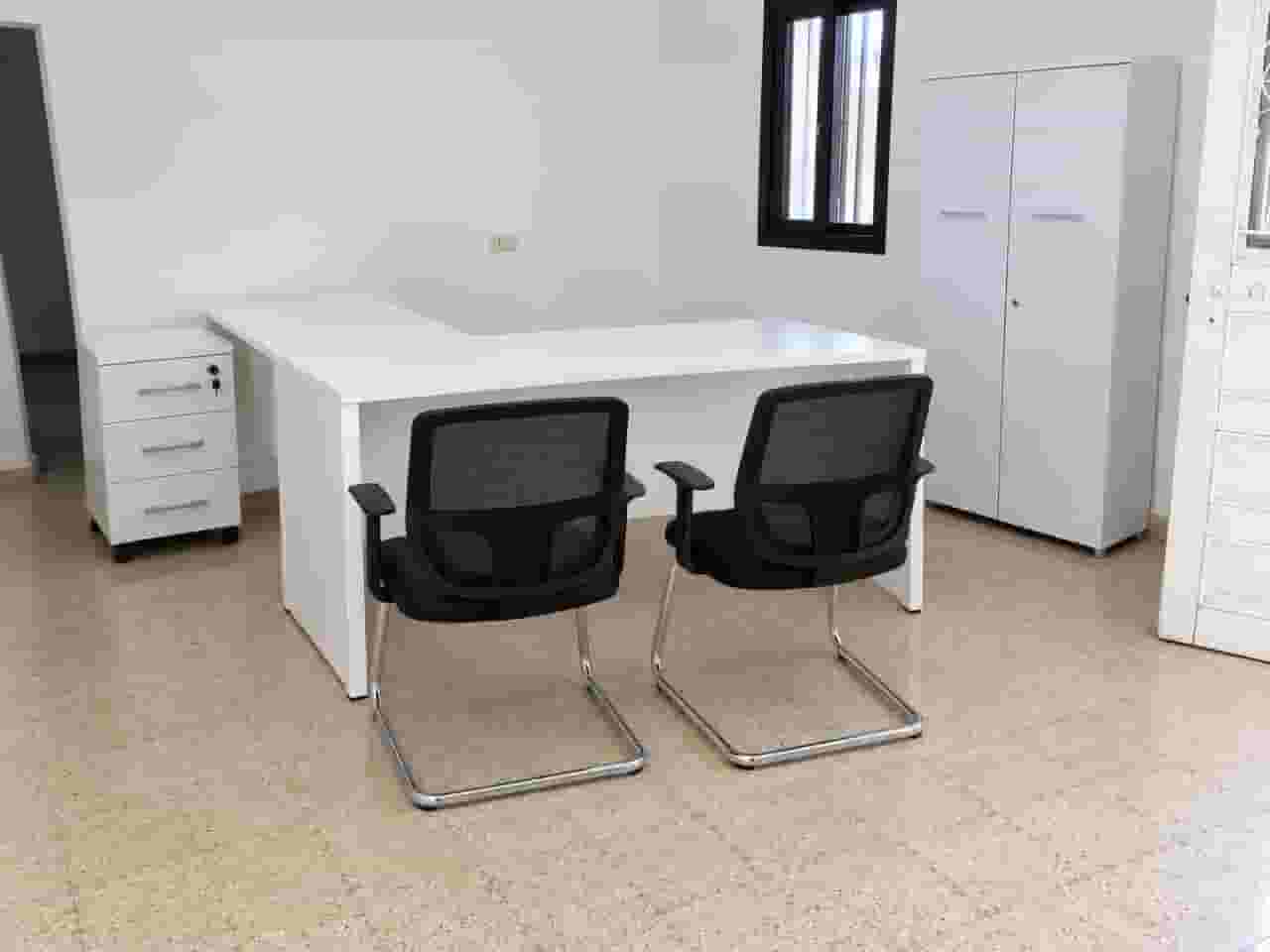 Complete Office Furniture Set for Sale 5 items/مكتب كامل