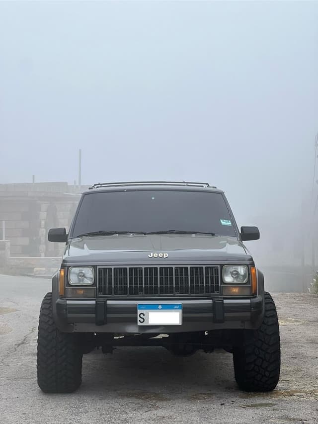 جيب شيروكي XJ 1989 