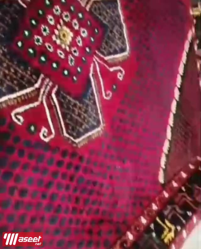 السجاد 270 × 270