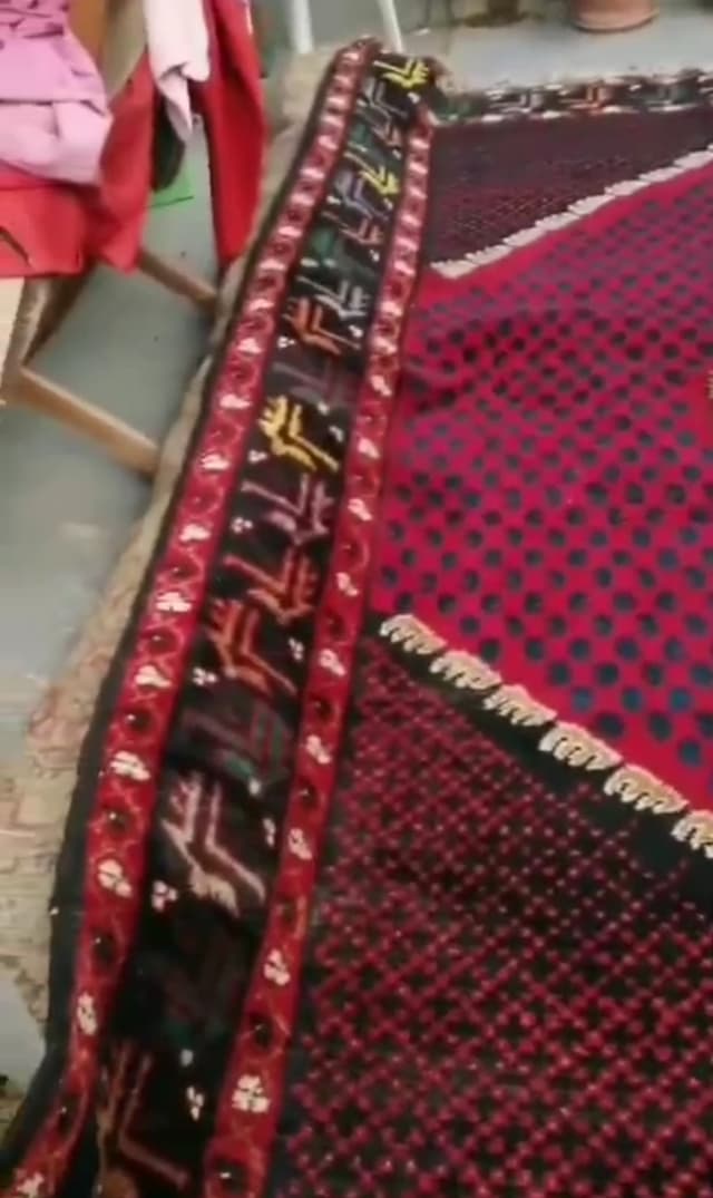 السجاد 270 × 270