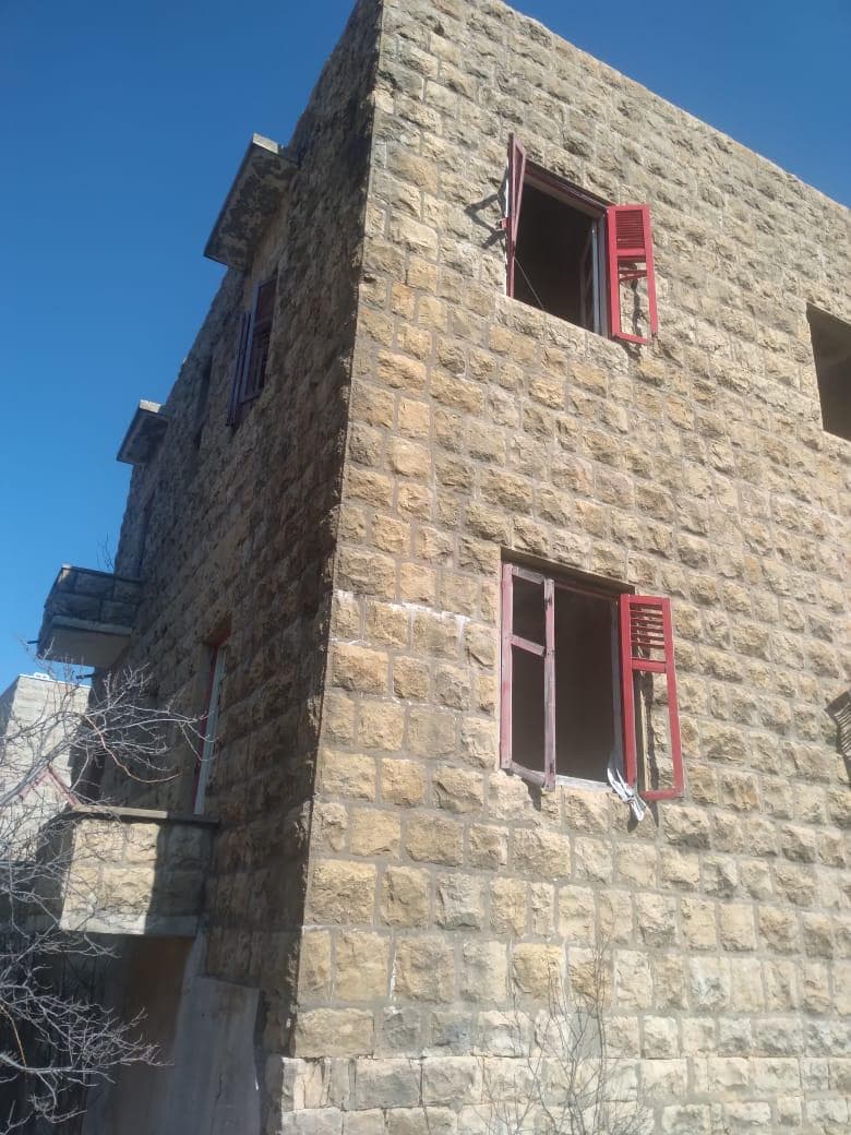 عقار للبيع في منطقة عاليه بحمدون 0