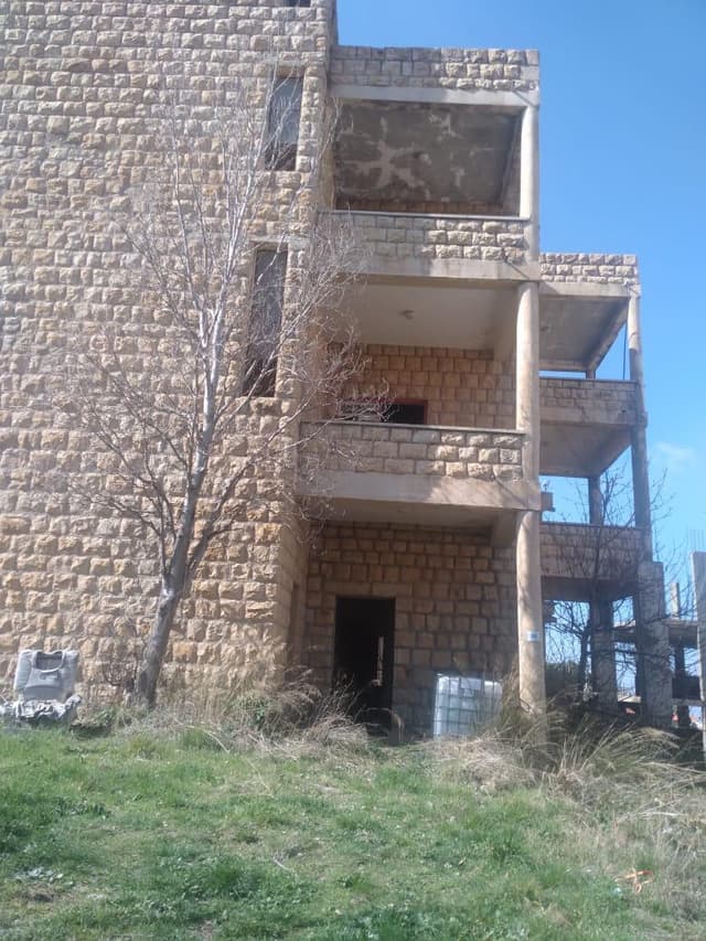 عقار للبيع في منطقة عاليه بحمدون