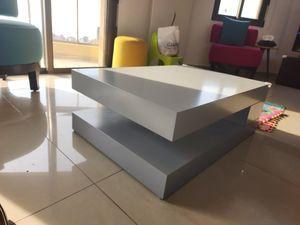 2 in 1 coffee table like new  for sale