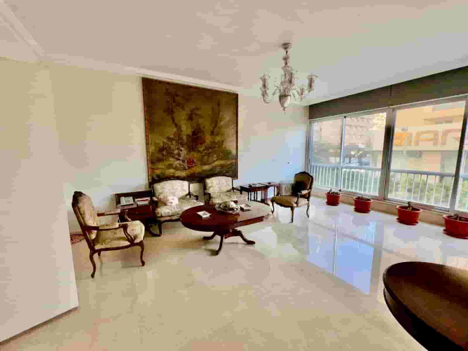 Apartment for sale in a prime location in Verdun Street (Beirut) Apartment for sale in a prime location in Verdun Street (Beirut)